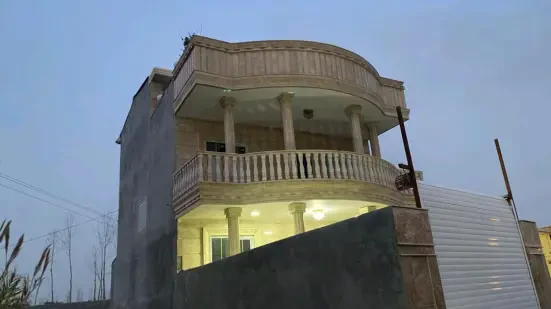 فروش ویلا ساحلی استخردار