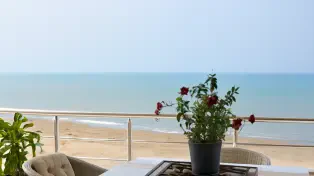 برج ساحلی با ویو ابدی دریا  ۸۹ متر دو خواب طبقه ۱۲