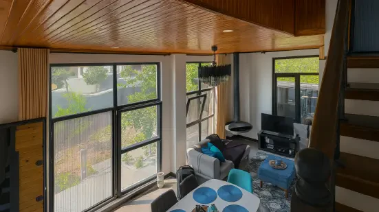 فروش ویلای ساحلی بازسازی‌شده محمودآباد ویو دریاچه