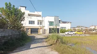 260 متر زمین داخل بافت کوچه توریستی