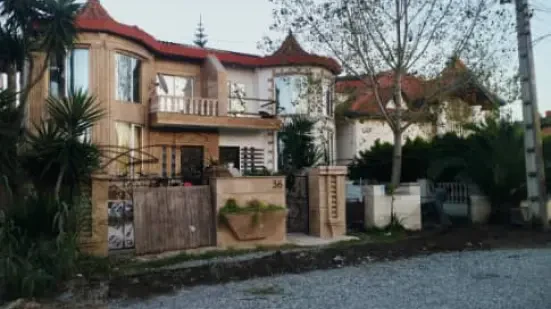 اجاره سالیانه ویلای دوبلکس شهرکی در قلب شهر سرخرود