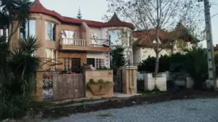 اجاره سالیانه ویلای دوبلکس شهرکی در قلب شهر سرخرود