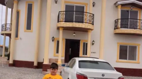 یه ویلا باغ لاکچری