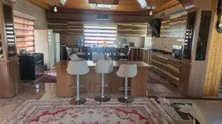 یه ویلا باغ لاکچری