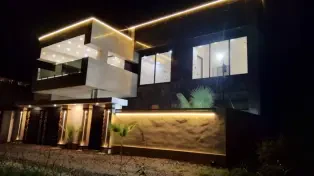 400 متر ویلا تریبلکس استخردار سرخرود