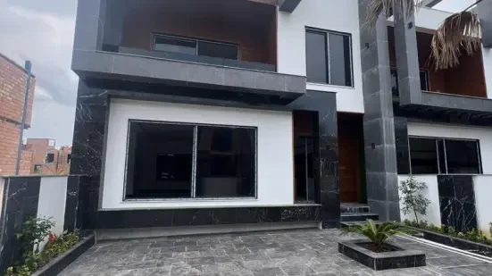 260 متر ویلا با استخر و جکوزی شرایط بلند مدت