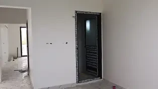 200 متر ویلا نوساز مدارک کامل زیر قیمت