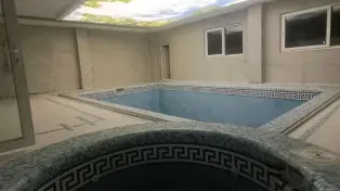 ویلا ساحلی استخردار مدرن