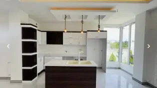 ویلا تریبلکس مدرن شهرکی محمودآباد سند تک‌برگ استخر