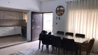 ویلا دوبلکس شهری، استخردار