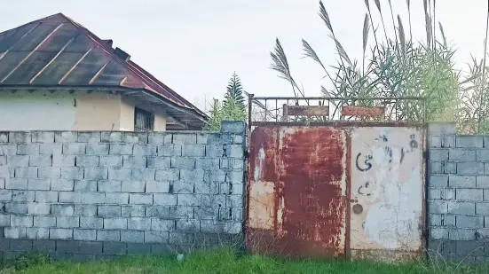 340 متر زمین مسکونی با خونه کلنگی بر اصلی