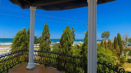 فروش ویلای ساحلی پلاک اول دریا دوبلکس۳ خواب شهرکی