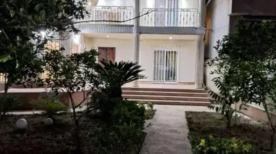 ویلا باغ ۴۲۰ متری نزدیک اتوبان با قیمت عالی
