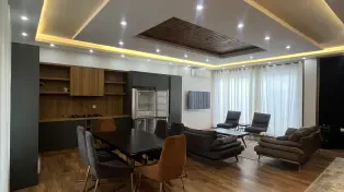 فروش ویلای استخردار شهرکی لوکس با گیت نگهبانی
