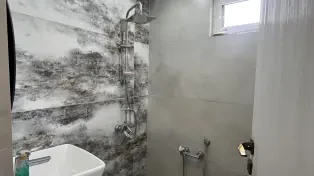 فروش ویلای استخردار شهرکی لوکس با گیت نگهبانی