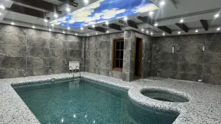فروش ویلای استخردار شهرکی لوکس با گیت نگهبانی