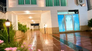 ویلای لاکچری ساحلی استخردار در سرخرود، لوکیشن شهری
