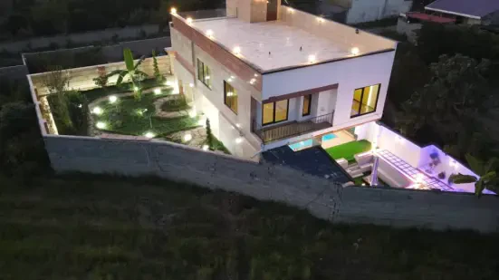 ۵۰۰ متر ویلا باغ شاهنشاهی  استخردار در سرخرود