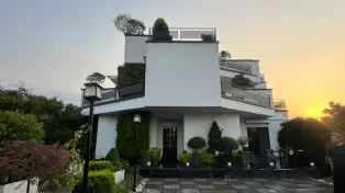 عمارت رویایی با طراحی خاص و امکانات ویژه ، سرخرود