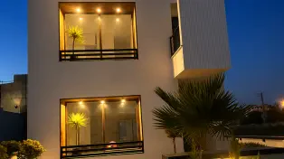 ویلا مدرن ۲۵۰ متری استخر۴ فصل،روف گاردن،سند تک‌برگ