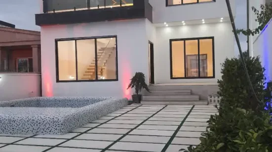 ویلا ۲۸۰ متری ۳ خواب با روف و استخر