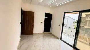 ویلا مدرن ساحلی استخردار در سرخرود