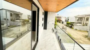 ویلا مدرن ساحلی استخردار در سرخرود
