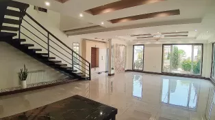 ویلا شهرکی به قیمت