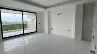 فروش ۴۰۰ متر ویلا ۴ خواب استخردار با سند