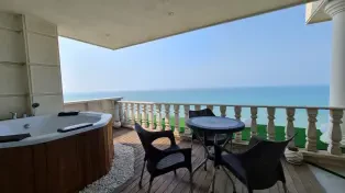 واحد پنت هاوس ۳۷۰ متری لب دریا