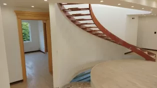 ویلا دوبلکس ساحلی، استخردار
