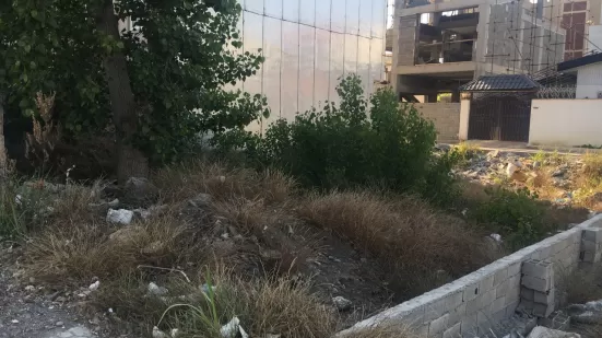زمین دو بر خط دریا