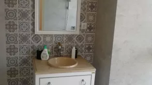 برج سفید خط دریا