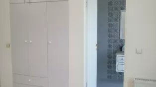برج سفید خط دریا