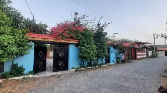 زمین ساحلی با جواز ساخت ۲۶۰ متر بنا و استخر