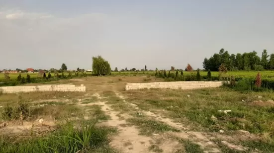 زمین در اطراف سرخرود