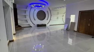 ویلا ۳۰۰ متری استخردار در محمودآباد