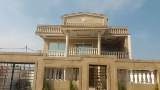 فروش ویلا نما سنگ در شهرک با نگهبانی